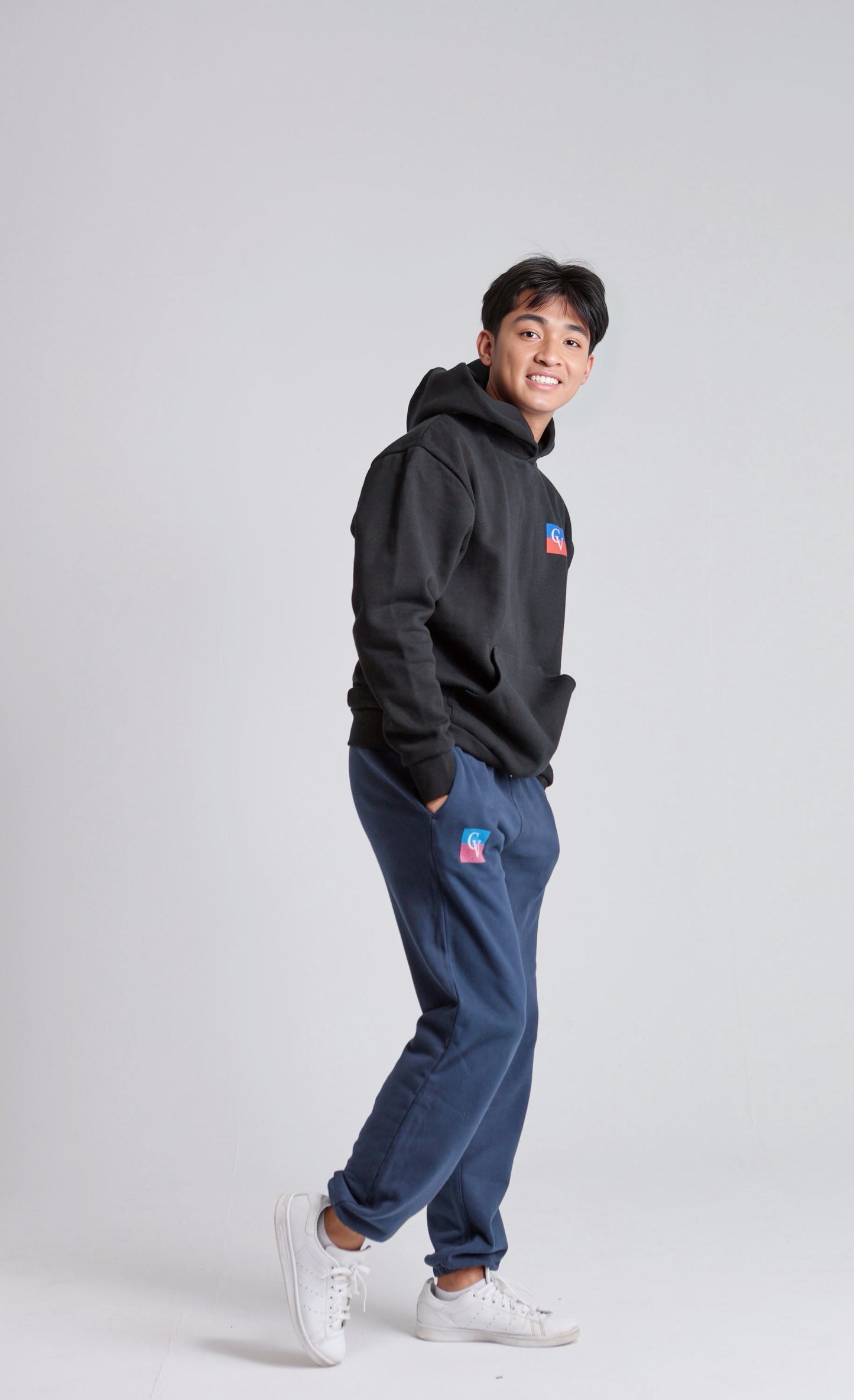 Unisex Luxury Heavyweight Hoodie – Cozy Fleece & Double-layered hood for modern look